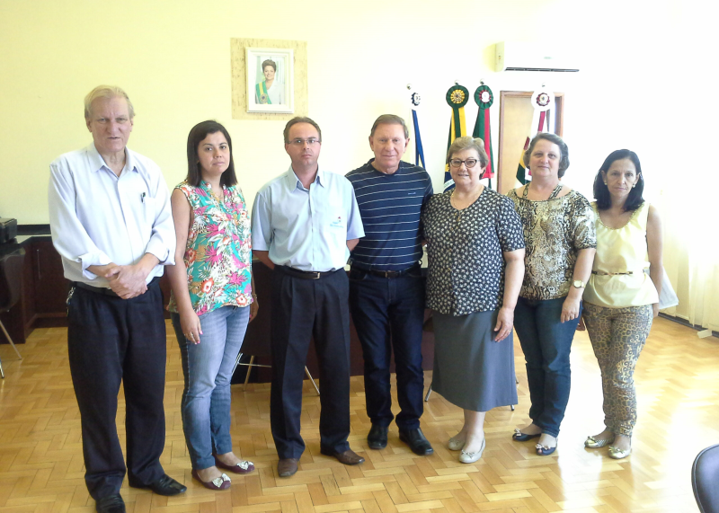 EXECUTIVO ASSINA CONVÊNIO DE R$ 600 MIL COM O HOSPITAL SÃO VICENTE DE PAULO